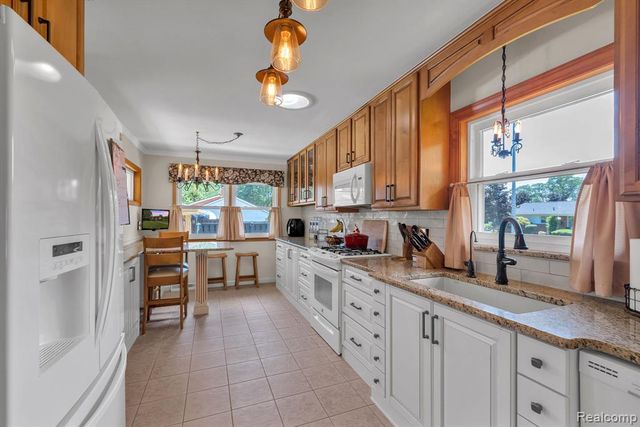 2963 Truwood Street, Trenton, MI 48183