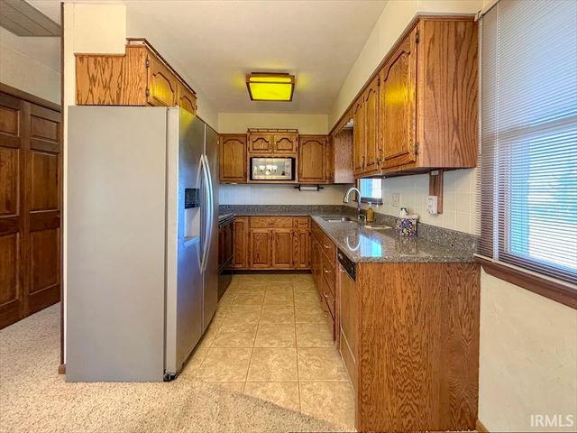 904 N HICKORY Lane, Kokomo, IN 46902