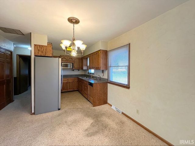 904 N HICKORY Lane, Kokomo, IN 46902