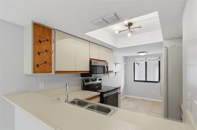 2701 COUNTRYSIDE BOULEVARD 102, Clearwater, FL 33761