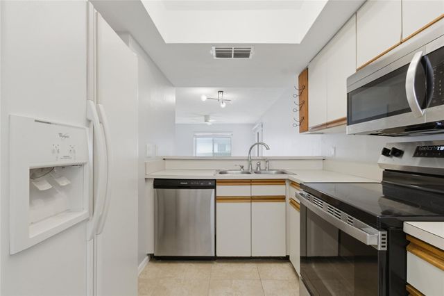 2701 COUNTRYSIDE BOULEVARD 102, Clearwater, FL 33761