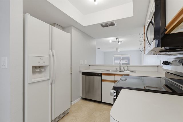 2701 COUNTRYSIDE BOULEVARD 102, Clearwater, FL 33761