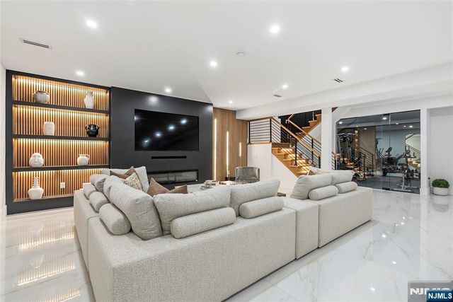 151 Stuart Street, Paramus, NJ 07652