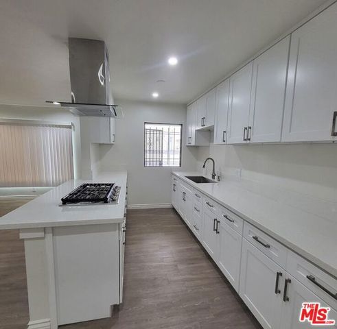 933 S Norton Avenue 6, Los Angeles, CA 90019
