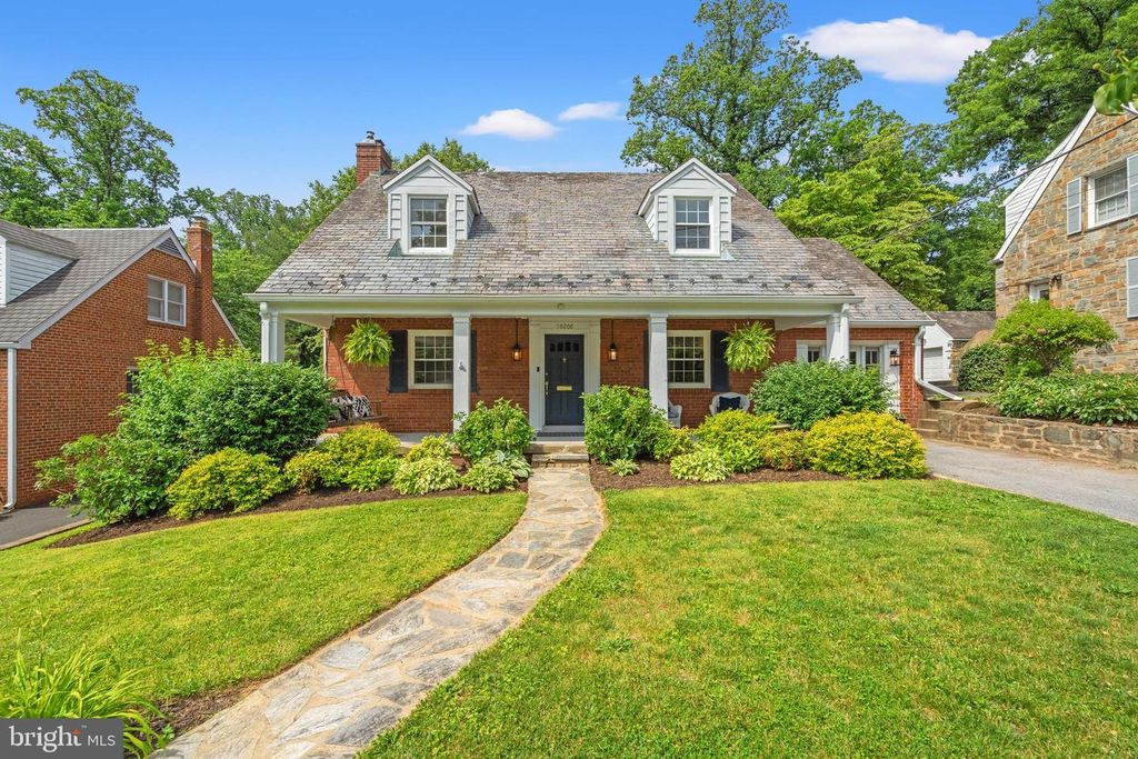 Image 1 of property listing at 10208 EDGEWOOD AVE, Silver Spring, MD 20901