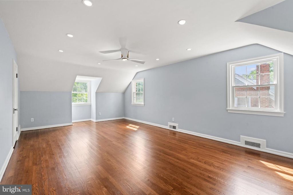 Image 19 of property listing at 10208 EDGEWOOD AVE, Silver Spring, MD 20901
