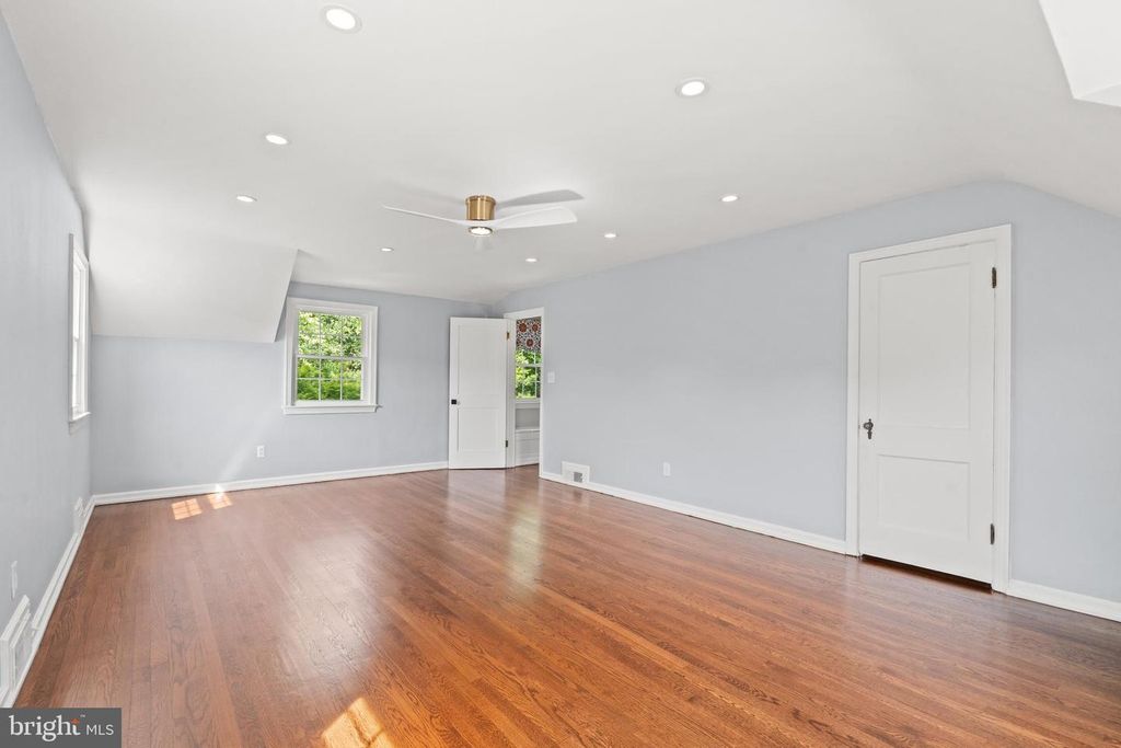Image 21 of property listing at 10208 EDGEWOOD AVE, Silver Spring, MD 20901