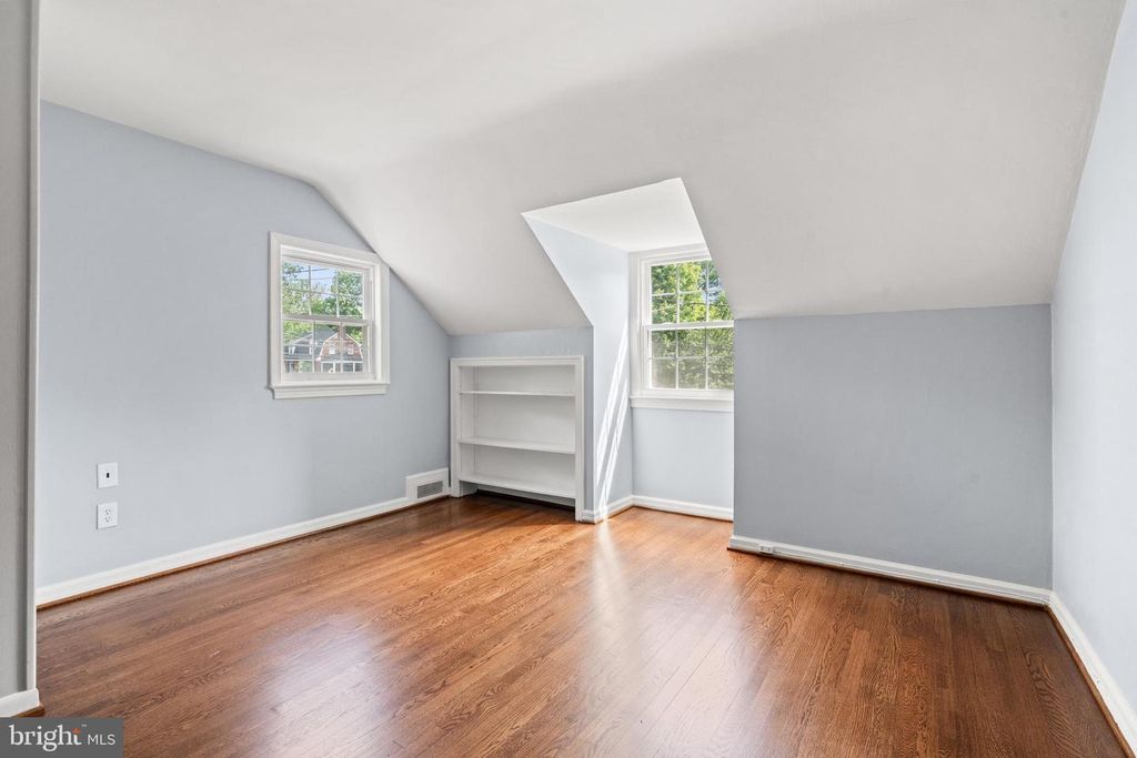 Image 22 of property listing at 10208 EDGEWOOD AVE, Silver Spring, MD 20901