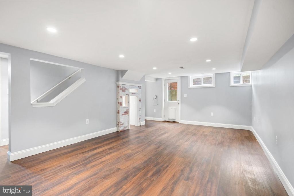 Image 27 of property listing at 10208 EDGEWOOD AVE, Silver Spring, MD 20901