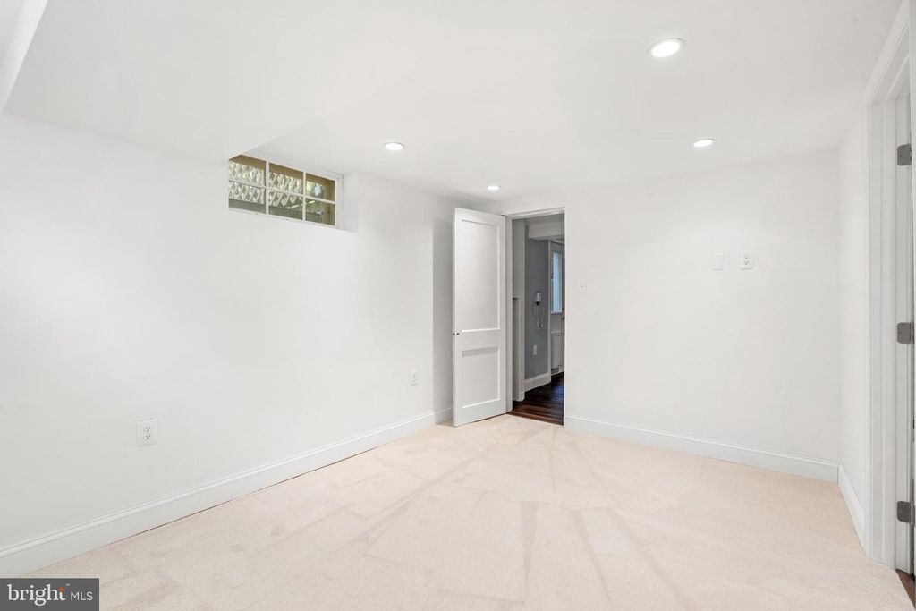 Image 28 of property listing at 10208 EDGEWOOD AVE, Silver Spring, MD 20901