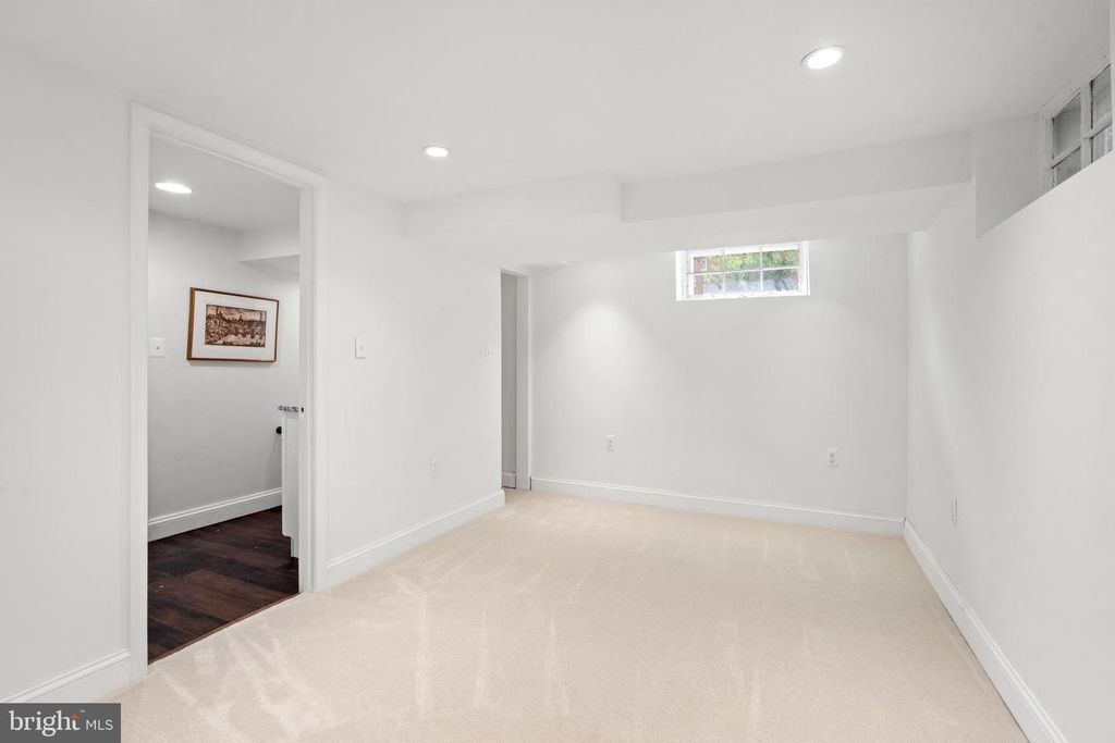 Image 29 of property listing at 10208 EDGEWOOD AVE, Silver Spring, MD 20901