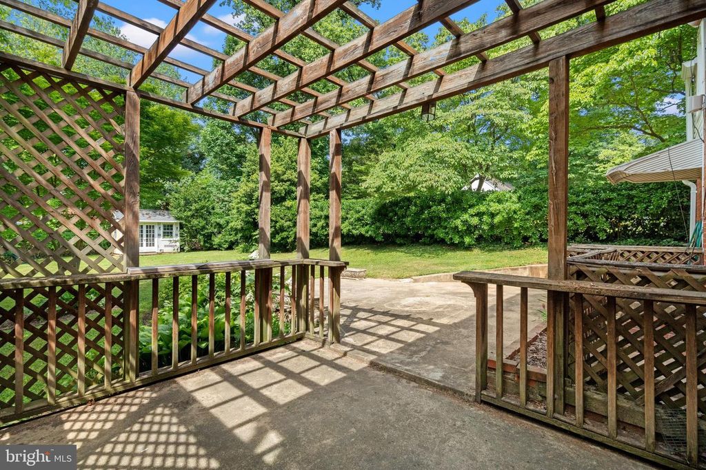 Image 34 of property listing at 10208 EDGEWOOD AVE, Silver Spring, MD 20901