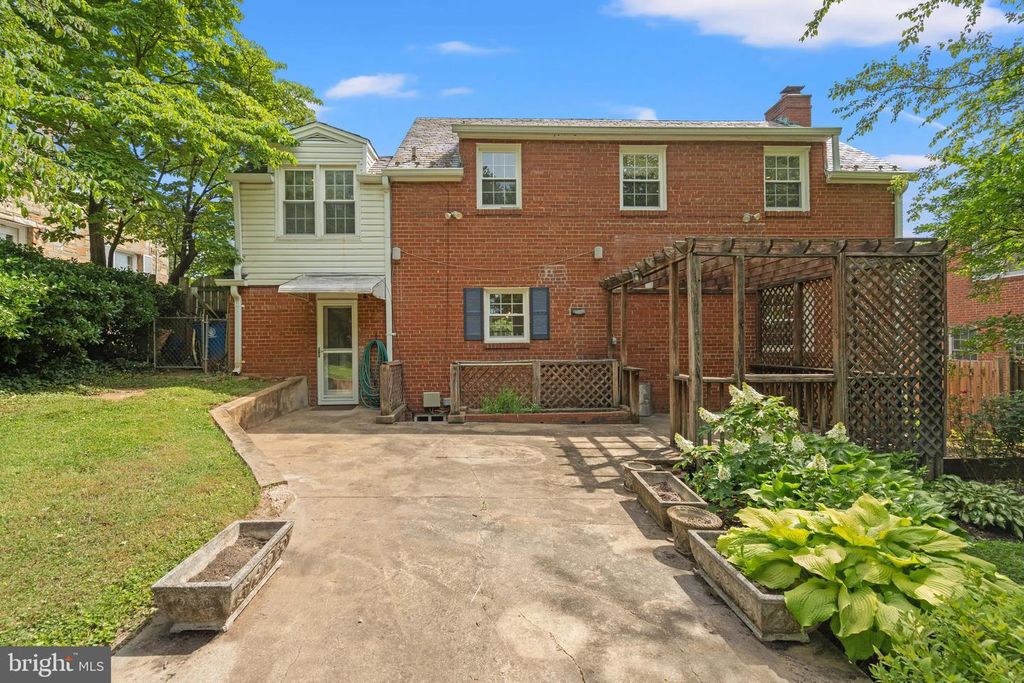 Image 35 of property listing at 10208 EDGEWOOD AVE, Silver Spring, MD 20901