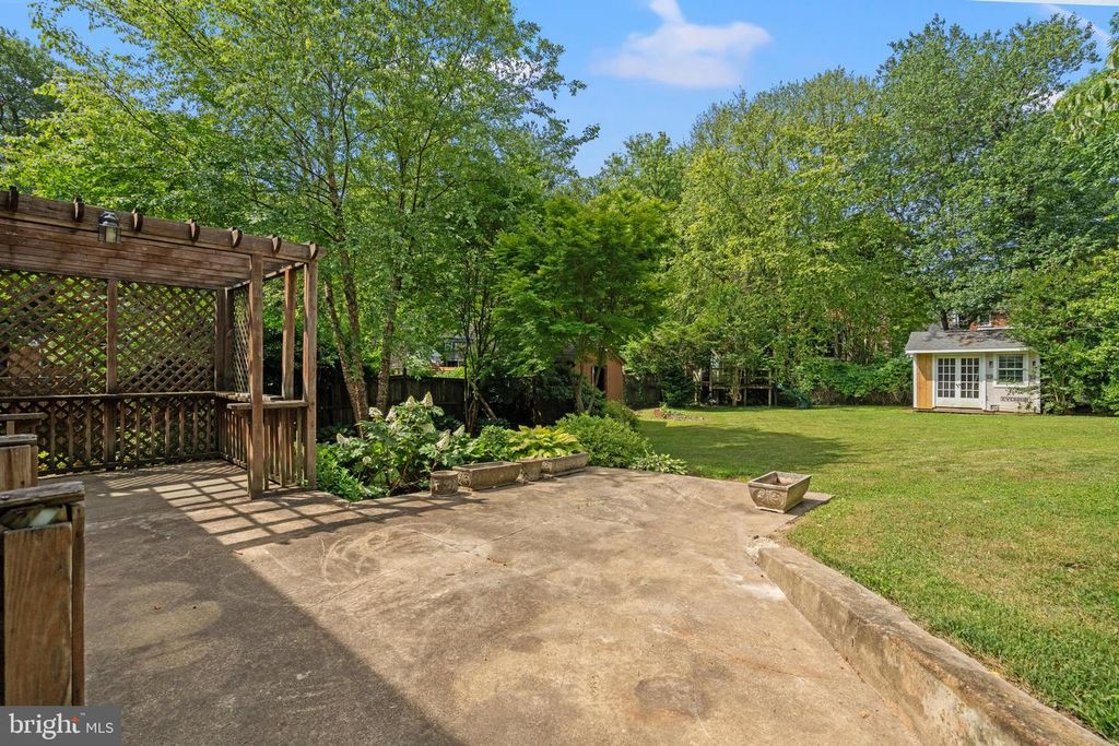Image 36 of property listing at 10208 EDGEWOOD AVE, Silver Spring, MD 20901