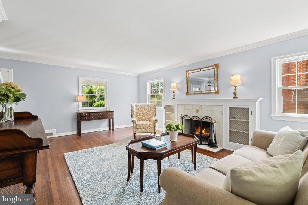 Image 7 of property listing at 10208 EDGEWOOD AVE, Silver Spring, MD 20901