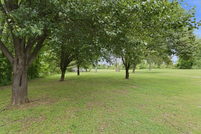 4449 Washington Rd, Greenbrier, TN 37073
