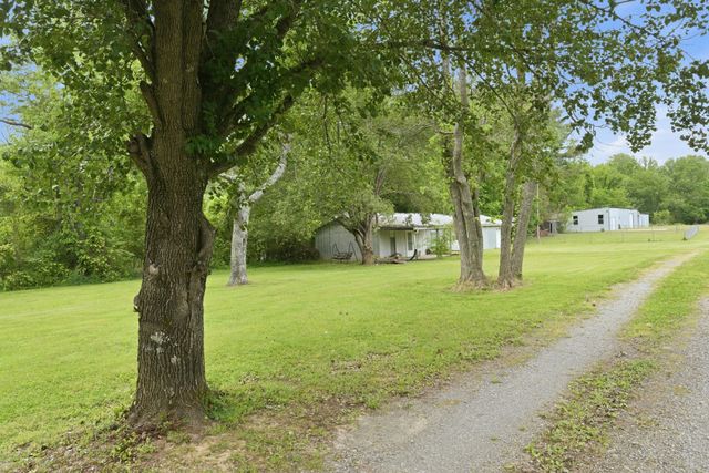 4449 Washington Rd, Greenbrier, TN 37073