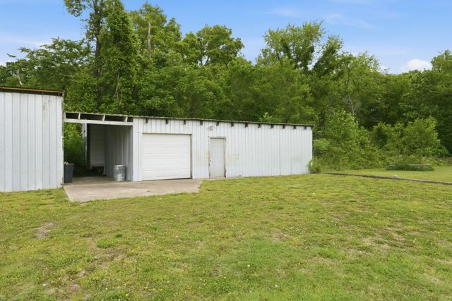 4449 Washington Rd, Greenbrier, TN 37073