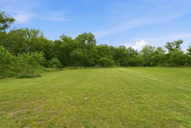 4449 Washington Rd, Greenbrier, TN 37073