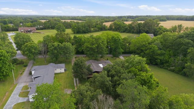 4449 Washington Rd, Greenbrier, TN 37073