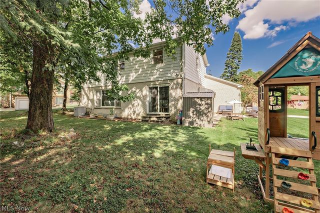 694 Simich Drive, Seven Hills, OH 44131