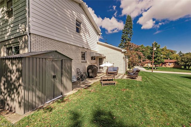 694 Simich Drive, Seven Hills, OH 44131