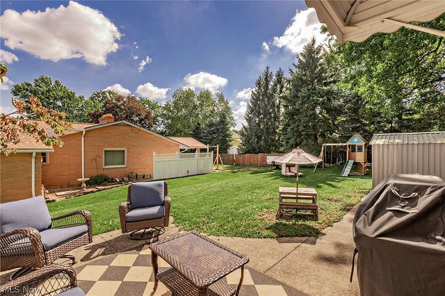 694 Simich Drive, Seven Hills, OH 44131