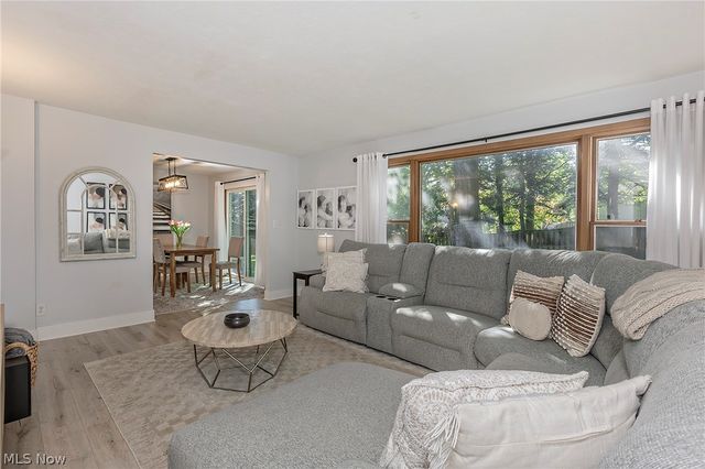 694 Simich Drive, Seven Hills, OH 44131