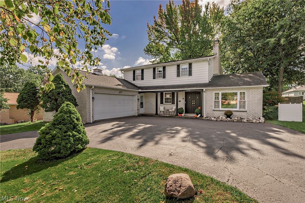 694 Simich Drive, Seven Hills, OH 44131