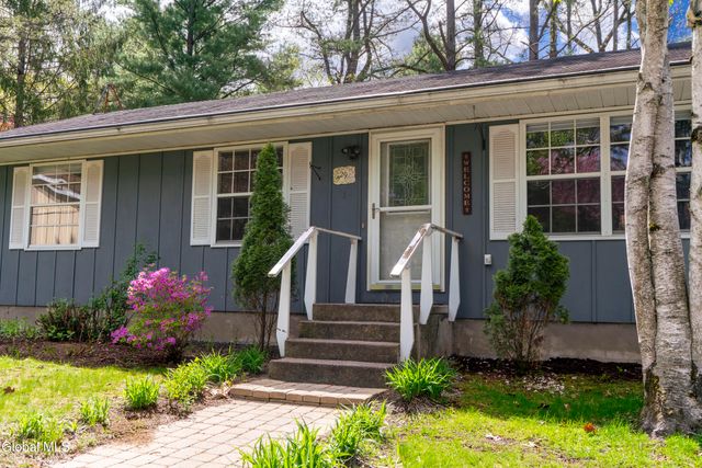 29 Quail Court, Saratoga Springs, NY 12866