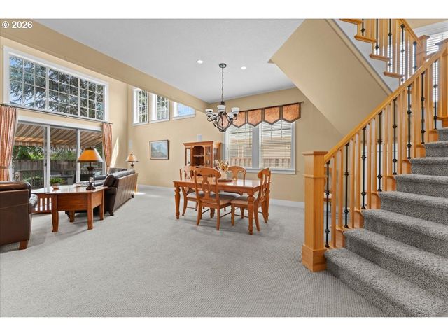 3034 N HOLLADAY Dr, Cornelius, OR 97113