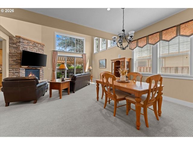 3034 N HOLLADAY Dr, Cornelius, OR 97113