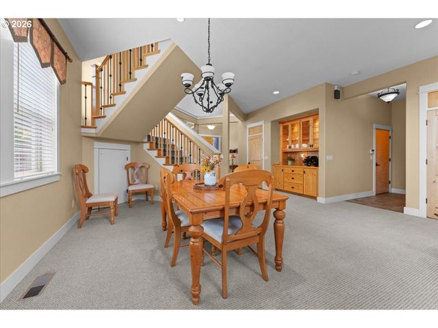 3034 N HOLLADAY Dr, Cornelius, OR 97113