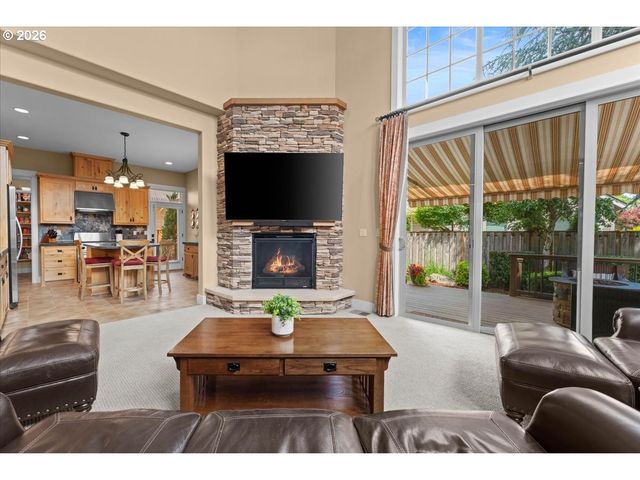 3034 N HOLLADAY Dr, Cornelius, OR 97113