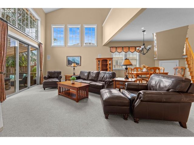 3034 N HOLLADAY Dr, Cornelius, OR 97113