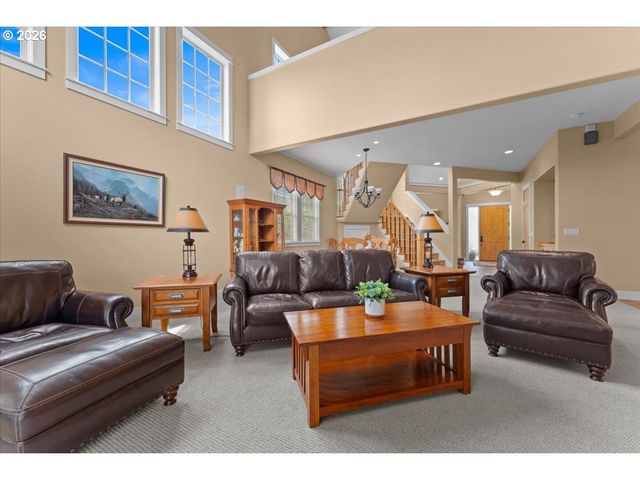 3034 N HOLLADAY Dr, Cornelius, OR 97113
