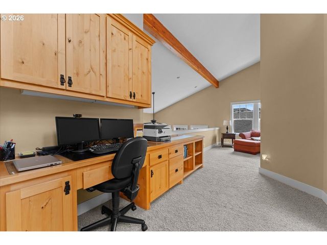 3034 N HOLLADAY Dr, Cornelius, OR 97113