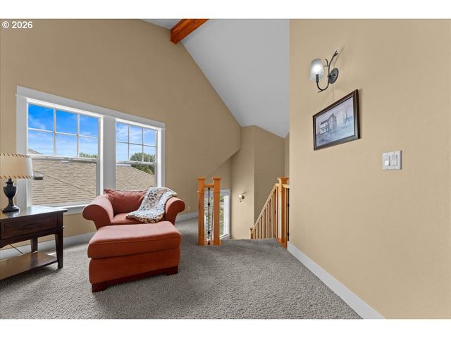 3034 N HOLLADAY Dr, Cornelius, OR 97113