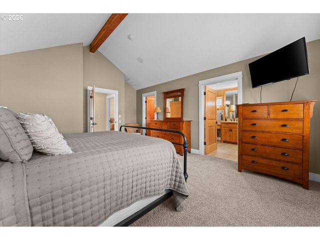 3034 N HOLLADAY Dr, Cornelius, OR 97113