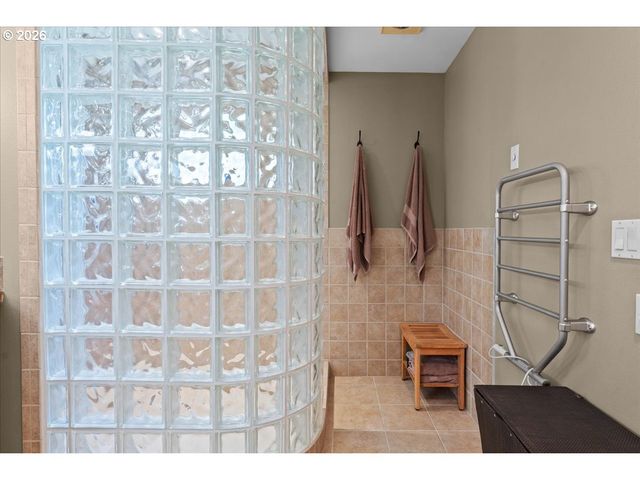 3034 N HOLLADAY Dr, Cornelius, OR 97113