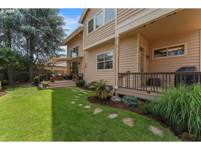 3034 N HOLLADAY Dr, Cornelius, OR 97113