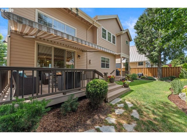 3034 N HOLLADAY Dr, Cornelius, OR 97113