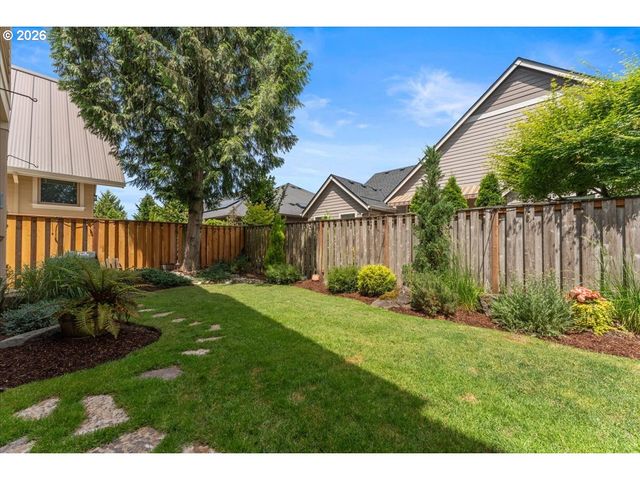 3034 N HOLLADAY Dr, Cornelius, OR 97113
