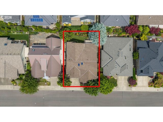 3034 N HOLLADAY Dr, Cornelius, OR 97113