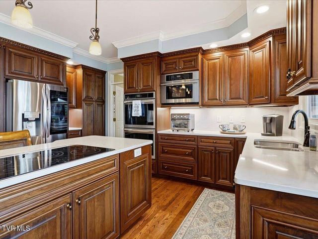 1881 Pointe Drive, Talbott, TN 37877