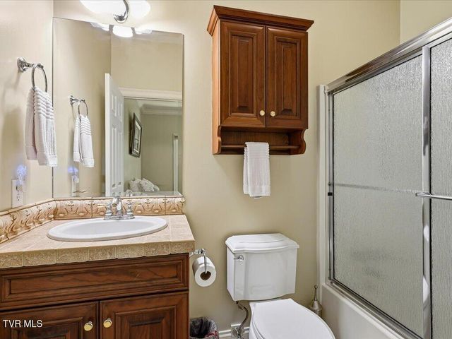 1881 Pointe Drive, Talbott, TN 37877