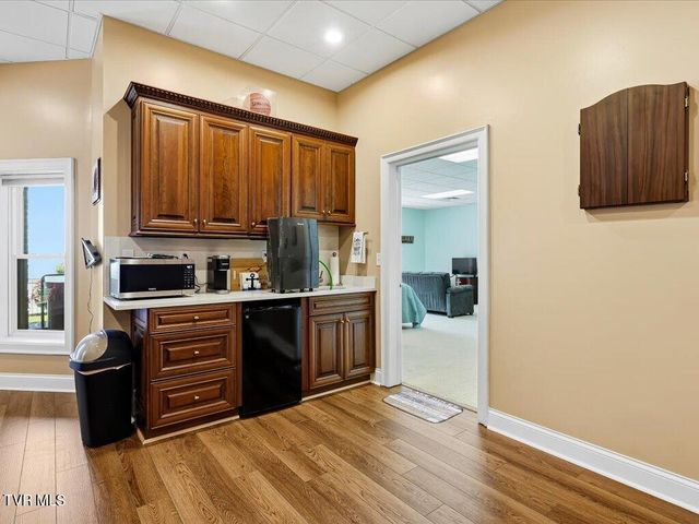 1881 Pointe Drive, Talbott, TN 37877