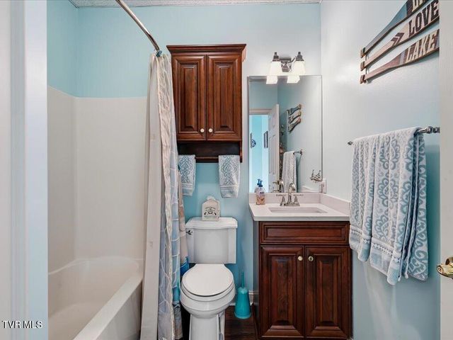 1881 Pointe Drive, Talbott, TN 37877