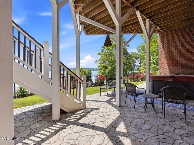 1881 Pointe Drive, Talbott, TN 37877