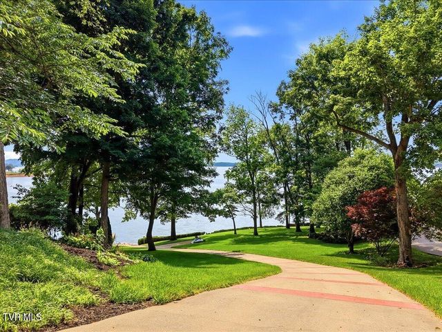 1881 Pointe Drive, Talbott, TN 37877